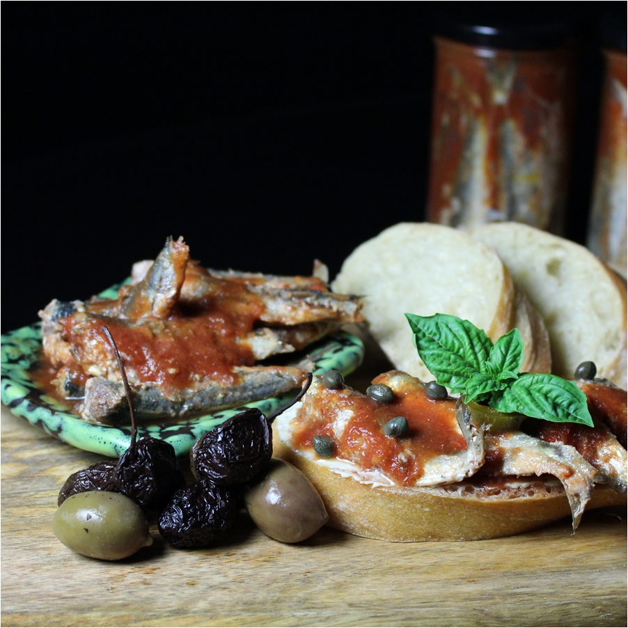 Paradicsomos szardínia