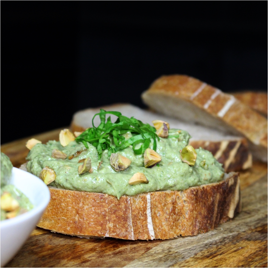 Spenótos, pisztáciás szendvicskrém